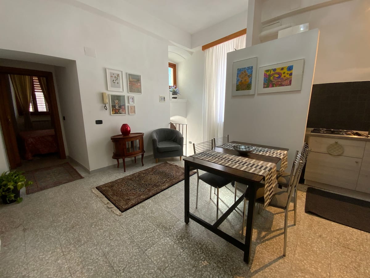 Soggiorno e cucina · 5