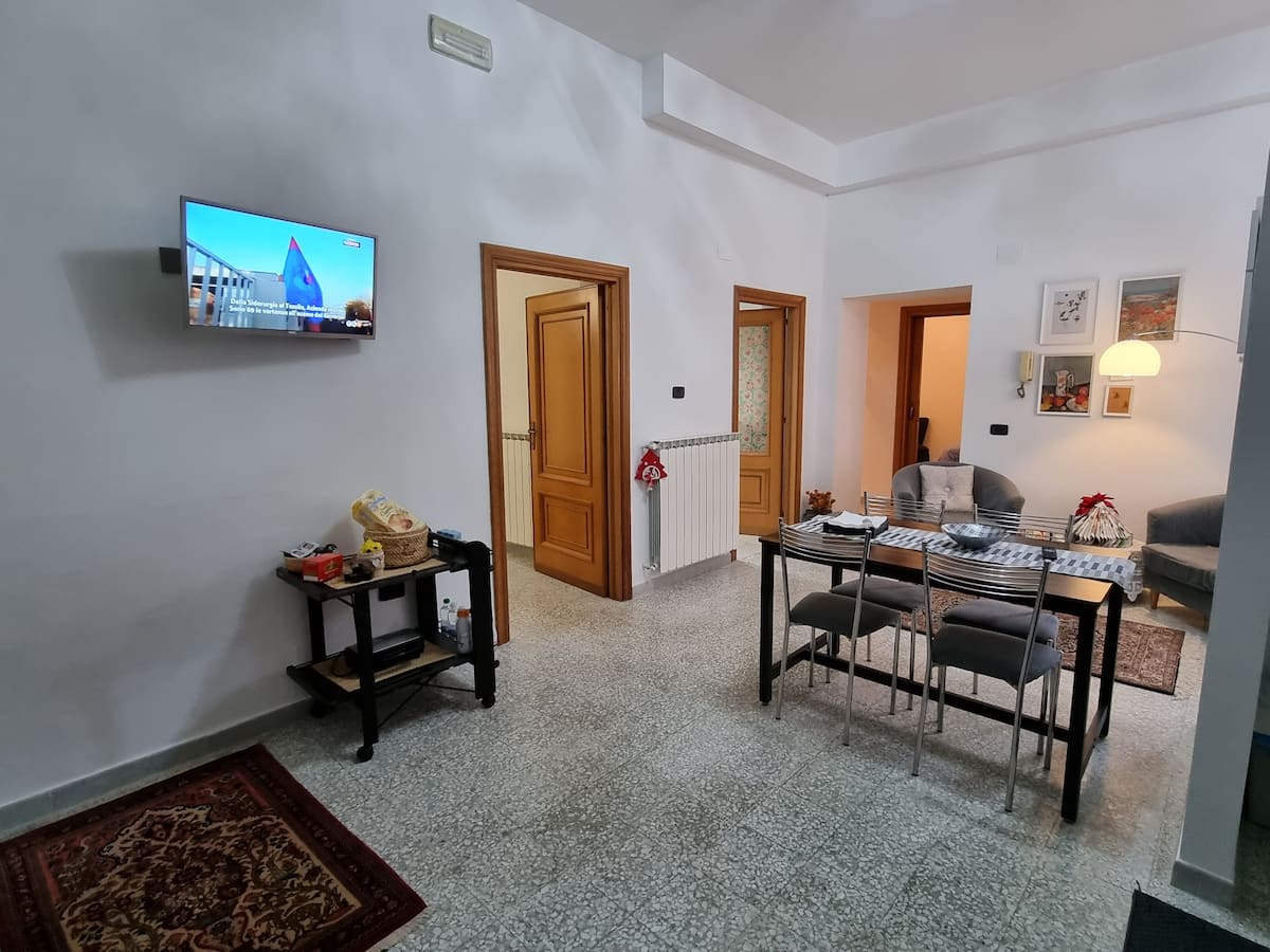 Soggiorno e cucina · 9